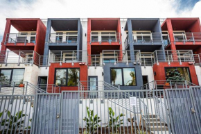 3 Floor TownHouse Next to Downtown Max 12 sleepers, San Diego